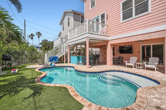 Shore To Please - Image 1